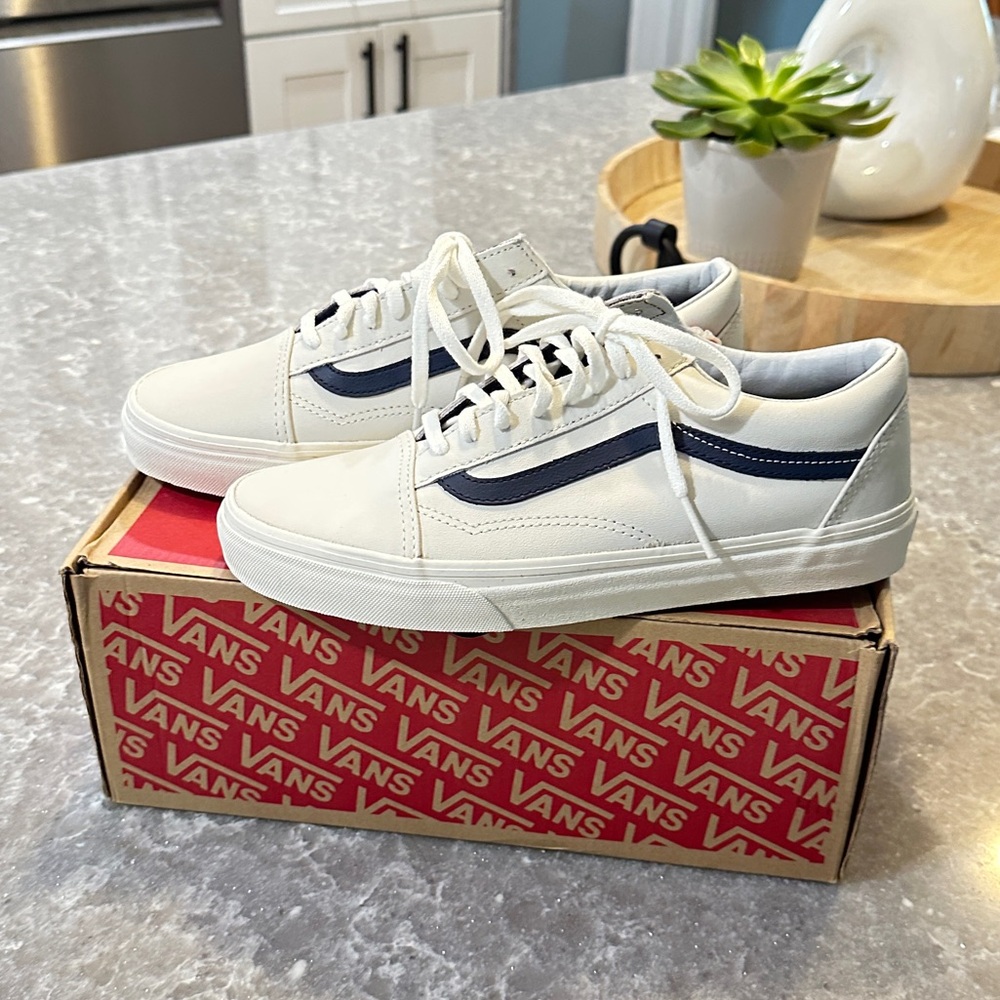 NWT Vans x Madewell Old Skool Sneaker, Matte White Leather with Blue Stripe